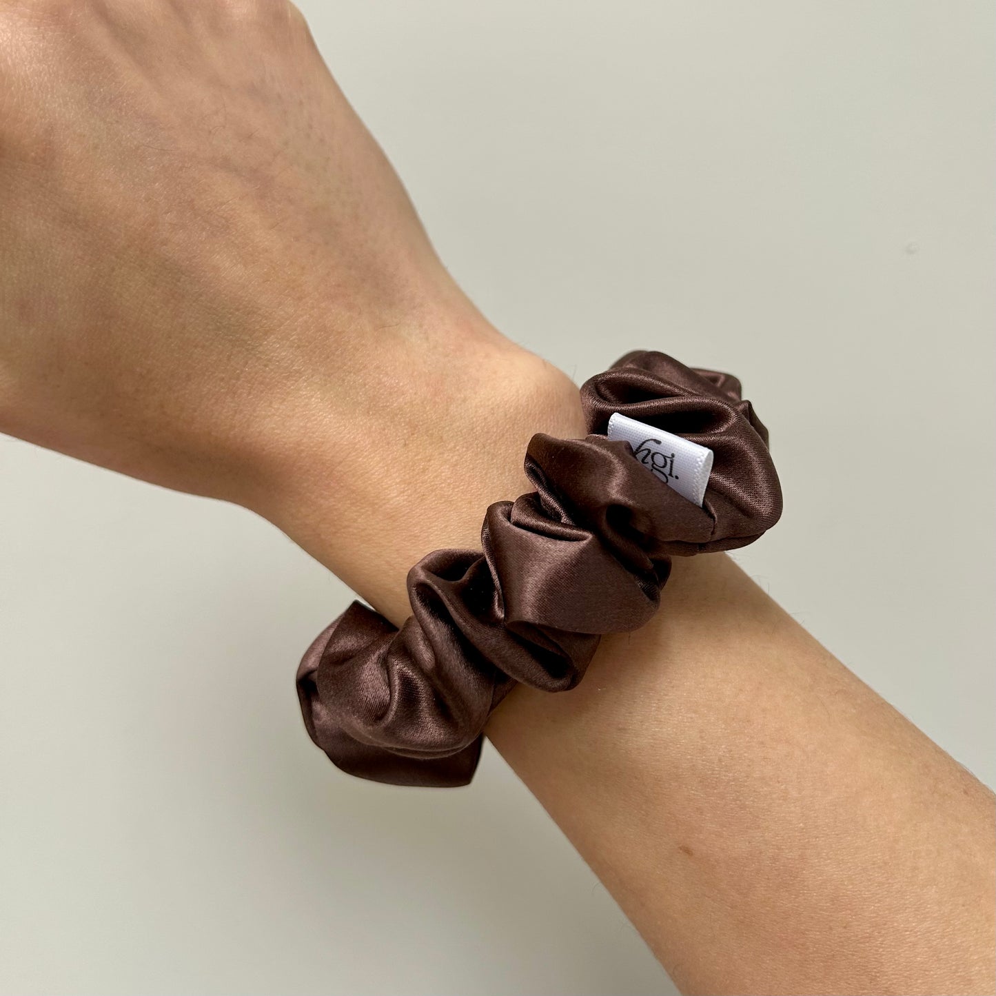 100% PURE SILK LARGE SCRUNCHIE - Haus Gio