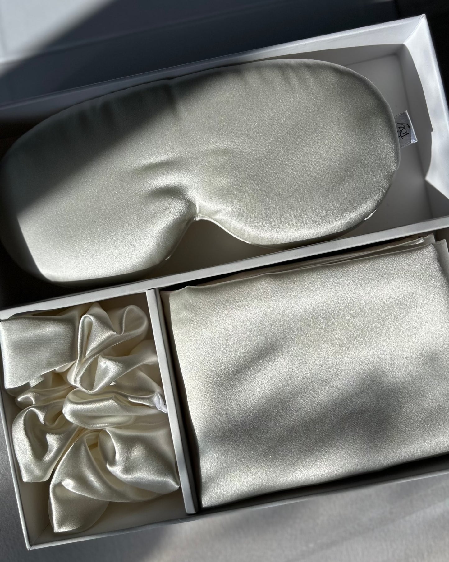 COMPLETE GIFT SET SUIT PILLOWCASE SLEEP CONTOUR MASK SCRUNCHIE