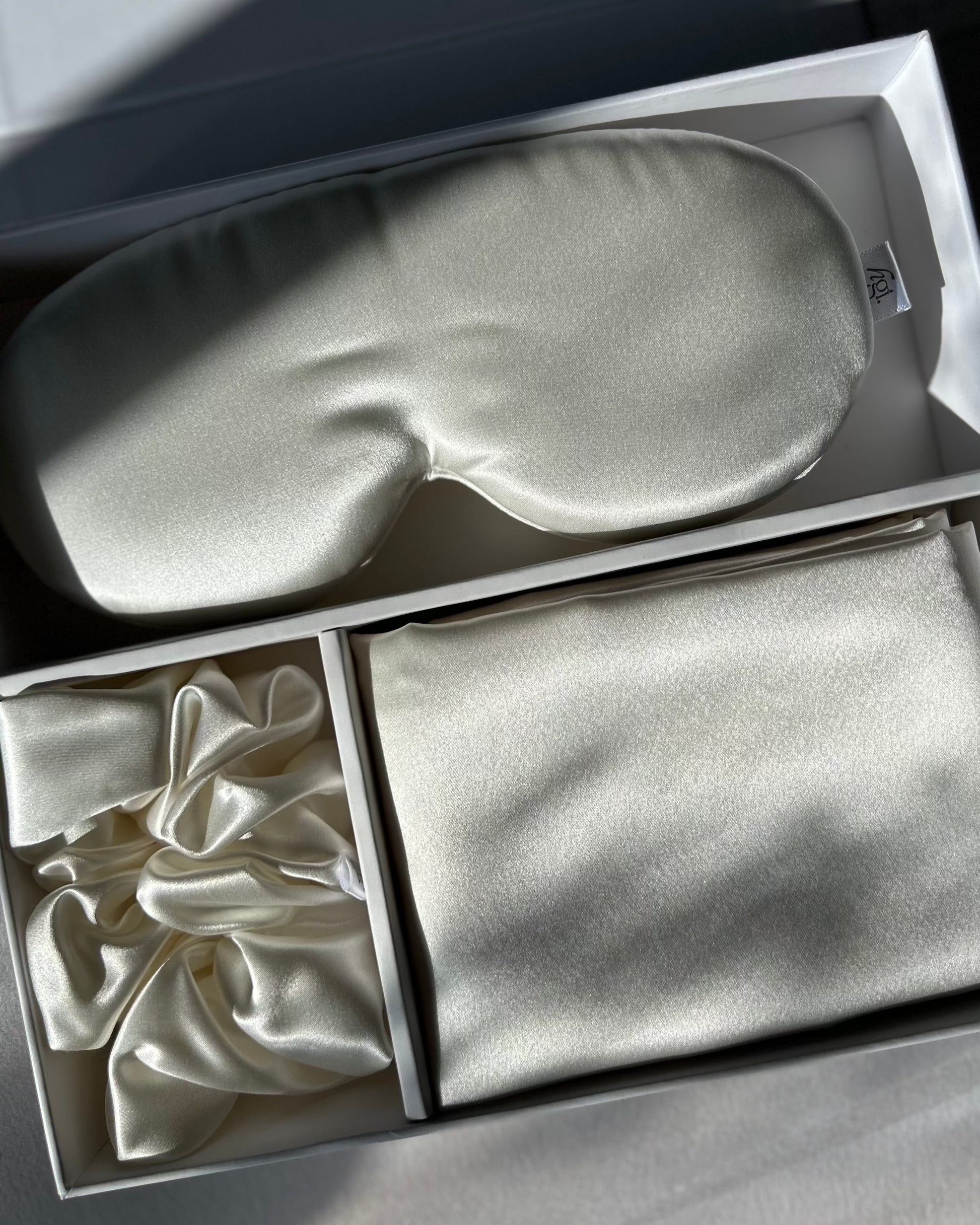 COMPLETE GIFT SET SUIT PILLOWCASE SLEEP CONTOUR MASK SCRUNCHIE
