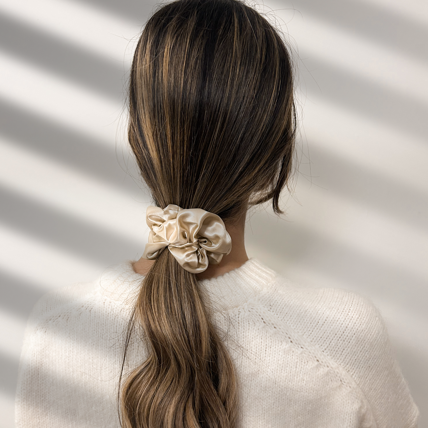 MULBERY SILK SCRUNCHIE CARAMEL