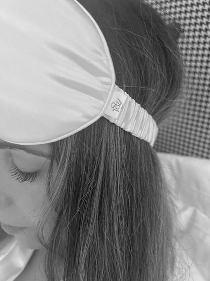 Model wearing silk sleep eyemask protect eyelashes